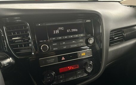 Mitsubishi Outlander III рестайлинг 3, 2019 год, 1 599 000 рублей, 15 фотография