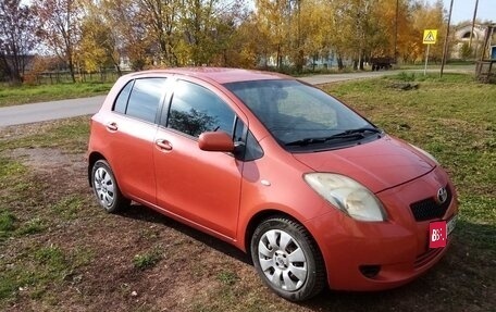 Toyota Yaris III рестайлинг, 2006 год, 450 000 рублей, 1 фотография