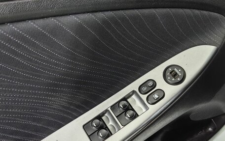 Hyundai Solaris II рестайлинг, 2015 год, 960 000 рублей, 22 фотография