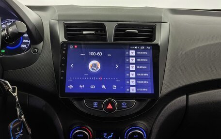 Hyundai Solaris II рестайлинг, 2015 год, 960 000 рублей, 17 фотография