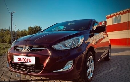 Hyundai Solaris II рестайлинг, 2013 год, 650 000 рублей, 1 фотография