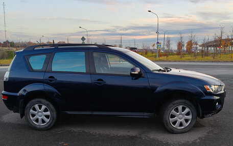 Mitsubishi Outlander III рестайлинг 3, 2011 год, 845 000 рублей, 2 фотография
