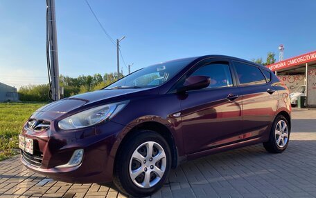 Hyundai Solaris II рестайлинг, 2013 год, 650 000 рублей, 2 фотография