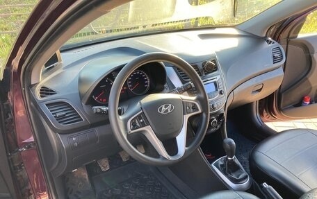 Hyundai Solaris II рестайлинг, 2013 год, 650 000 рублей, 9 фотография