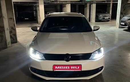 Volkswagen Jetta VI, 2012 год, 1 100 000 рублей, 22 фотография