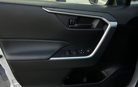 Toyota RAV4, 2020 год, 3 600 000 рублей, 8 фотография