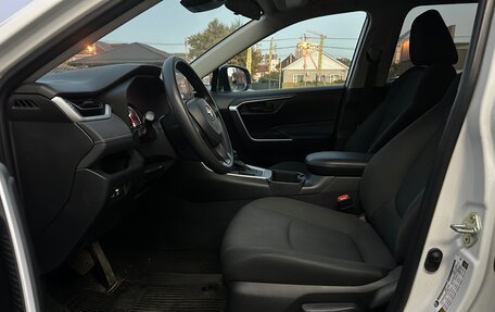 Toyota RAV4, 2020 год, 3 600 000 рублей, 9 фотография