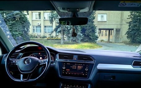 Volkswagen Tiguan II, 2018 год, 3 150 000 рублей, 6 фотография