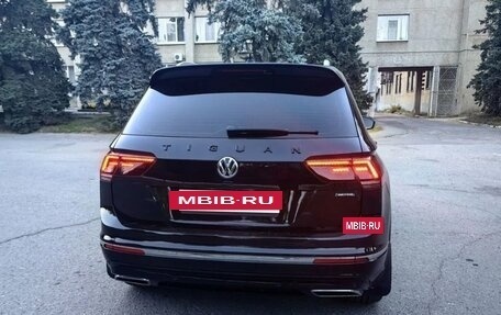 Volkswagen Tiguan II, 2018 год, 3 150 000 рублей, 4 фотография