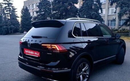 Volkswagen Tiguan II, 2018 год, 3 150 000 рублей, 3 фотография