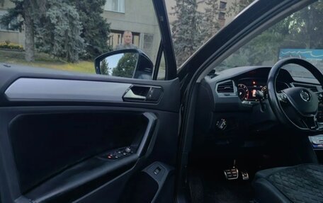 Volkswagen Tiguan II, 2018 год, 3 150 000 рублей, 11 фотография