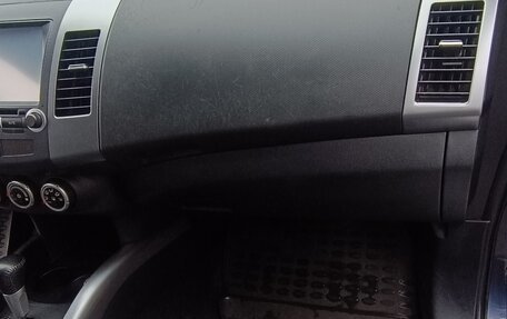 Mitsubishi Outlander III рестайлинг 3, 2008 год, 990 000 рублей, 20 фотография