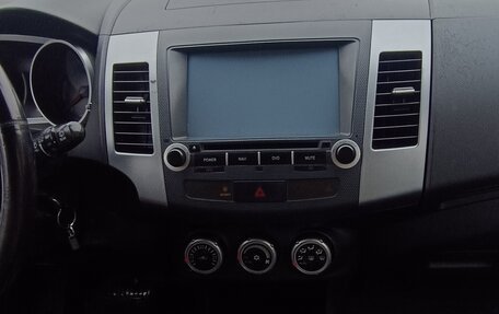 Mitsubishi Outlander III рестайлинг 3, 2008 год, 990 000 рублей, 26 фотография