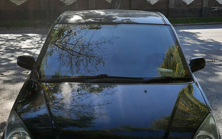 Toyota Opa I рестайлинг, 2003 год, 489 000 рублей, 1 фотография