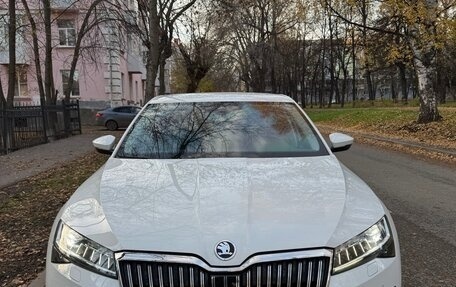 Skoda Superb III рестайлинг, 2021 год, 2 685 000 рублей, 1 фотография