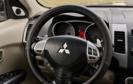 Mitsubishi Outlander III рестайлинг 3, 2008 год, 825 000 рублей, 16 фотография