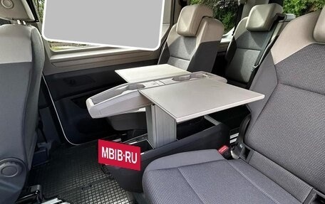 Volkswagen Multivan, 2022 год, 5 200 000 рублей, 5 фотография