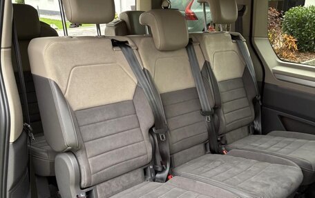 Volkswagen Multivan, 2022 год, 5 595 000 рублей, 13 фотография