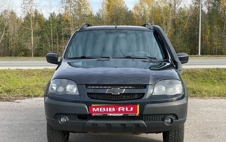 Chevrolet Niva I рестайлинг, 2017 год, 577 000 рублей, 2 фотография