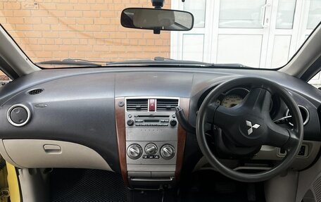 Mitsubishi Colt VI рестайлинг, 2003 год, 270 000 рублей, 6 фотография