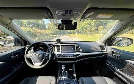 Toyota Highlander III, 2021 год, 2 830 000 рублей, 1 фотография