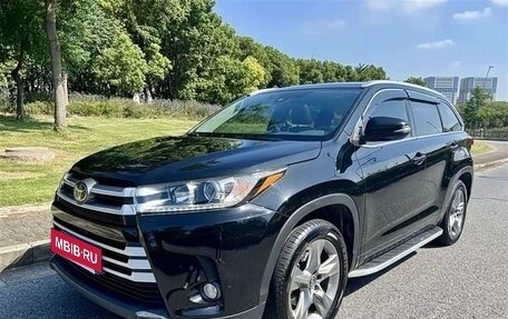 Toyota Highlander III, 2021 год, 2 830 000 рублей, 2 фотография