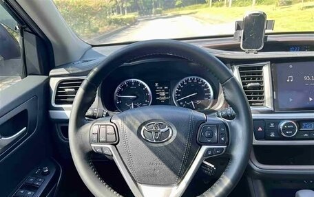 Toyota Highlander III, 2021 год, 2 830 000 рублей, 7 фотография