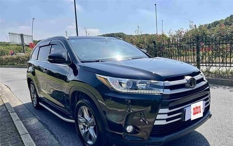 Toyota Highlander III, 2021 год, 2 830 000 рублей, 10 фотография