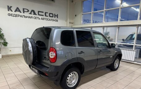 Chevrolet Niva I рестайлинг, 2017 год, 680 000 рублей, 3 фотография