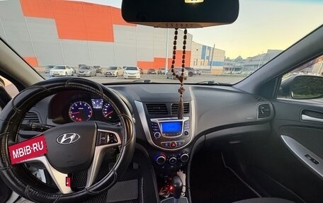 Hyundai Solaris II рестайлинг, 2013 год, 990 000 рублей, 11 фотография