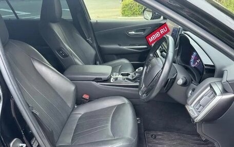 Toyota Crown, 2021 год, 2 697 000 рублей, 8 фотография