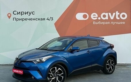 Toyota C-HR I рестайлинг, 2017 год, 2 000 000 рублей, 1 фотография