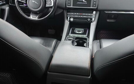 Jaguar F-Pace, 2017 год, 2 750 000 рублей, 6 фотография