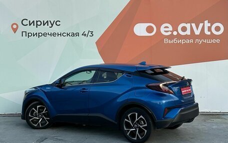 Toyota C-HR I рестайлинг, 2017 год, 2 000 000 рублей, 4 фотография