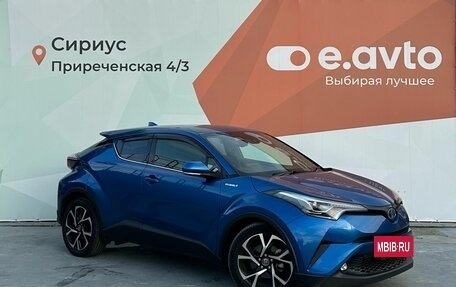 Toyota C-HR I рестайлинг, 2017 год, 2 000 000 рублей, 3 фотография
