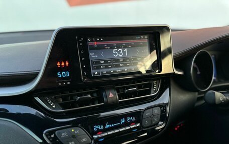 Toyota C-HR I рестайлинг, 2017 год, 2 000 000 рублей, 10 фотография