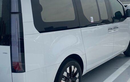 Hyundai Staria, 2025 год, 5 800 000 рублей, 2 фотография