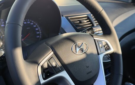 Hyundai Solaris II рестайлинг, 2015 год, 1 090 000 рублей, 16 фотография