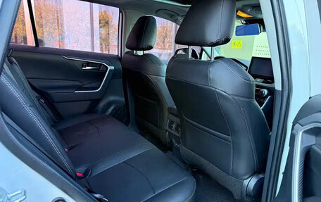 Toyota RAV4, 2021 год, 2 622 000 рублей, 13 фотография