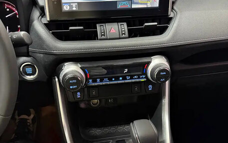 Toyota RAV4, 2021 год, 2 622 000 рублей, 6 фотография