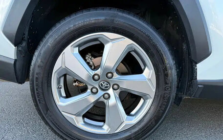 Toyota RAV4, 2021 год, 2 622 000 рублей, 16 фотография