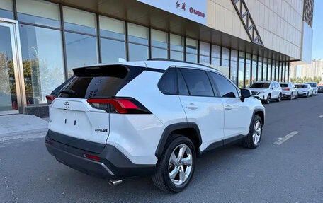 Toyota RAV4, 2021 год, 2 622 000 рублей, 20 фотография