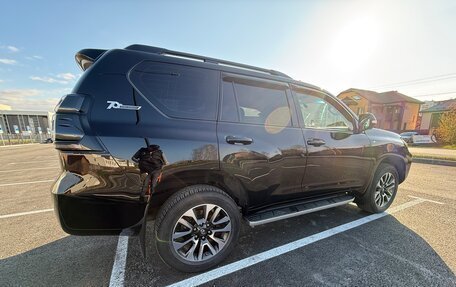 Toyota Land Cruiser Prado 150 рестайлинг 2, 2021 год, 7 400 000 рублей, 3 фотография