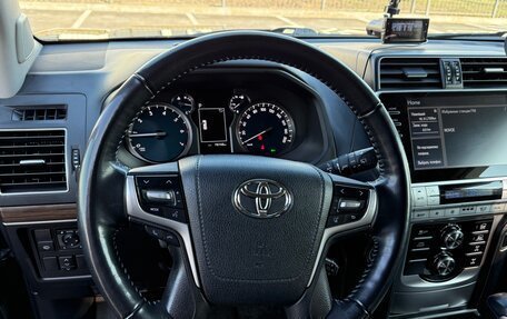 Toyota Land Cruiser Prado 150 рестайлинг 2, 2021 год, 7 400 000 рублей, 5 фотография