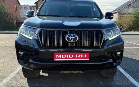 Toyota Land Cruiser Prado 150 рестайлинг 2, 2021 год, 7 400 000 рублей, 2 фотография