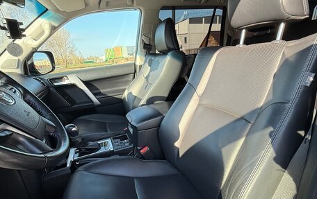 Toyota Land Cruiser Prado 150 рестайлинг 2, 2021 год, 7 400 000 рублей, 7 фотография