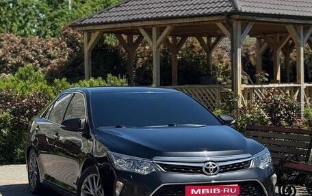 Toyota Camry, 2018 год, 2 350 000 рублей, 1 фотография