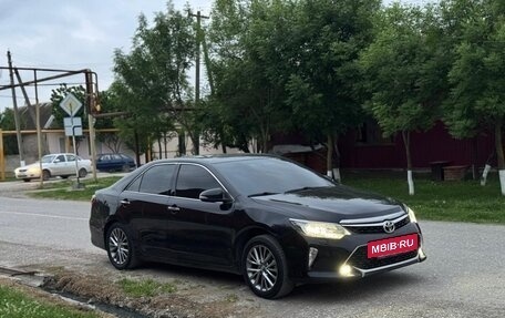 Toyota Camry, 2018 год, 2 350 000 рублей, 9 фотография