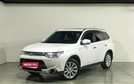 Mitsubishi Outlander III рестайлинг 3, 2014 год, 1 647 000 рублей, 4 фотография
