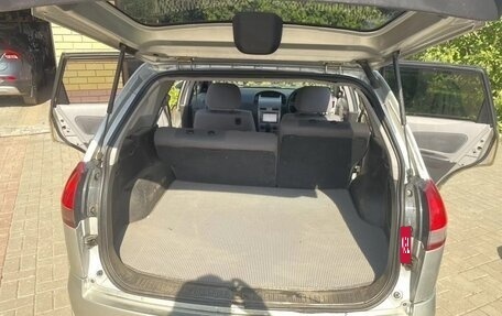 Nissan Wingroad III, 2002 год, 350 000 рублей, 4 фотография